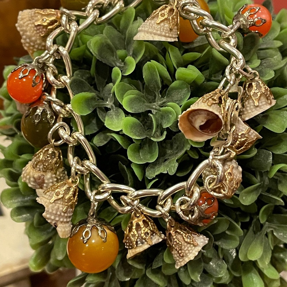 Im Century Mod Lucite Charm bracelet